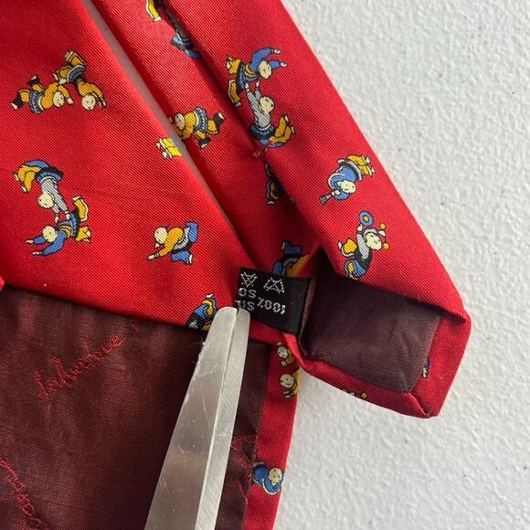 Salvatore Ferragamo Red Silk Necktie 58" Red Art Motif Made In Italy - Picture 6 of 9